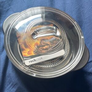 Discontinued Pampered Chef Rockcrock Everyday Pan Dutch oven w/ recipes like new